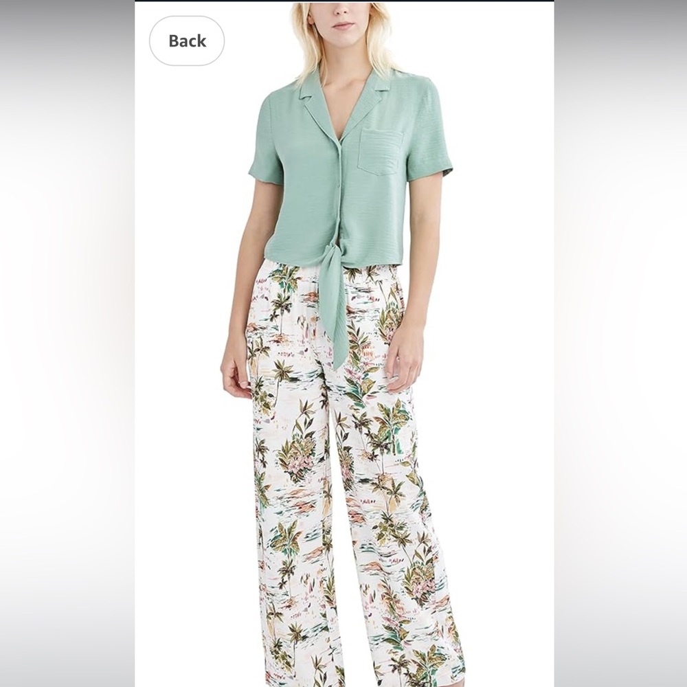 BCBGeneration Womens Relaxed Short Sleeve Pocket Button
Down Tie Front Top